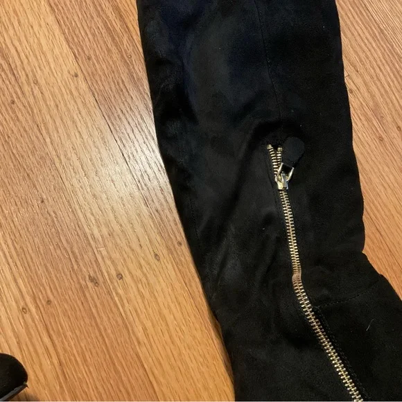 Thigh high black suede boots - Picture 9 of 12